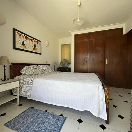 Casa Flores Feriehus *