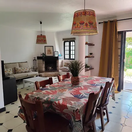 Casa Flores Feriehus *